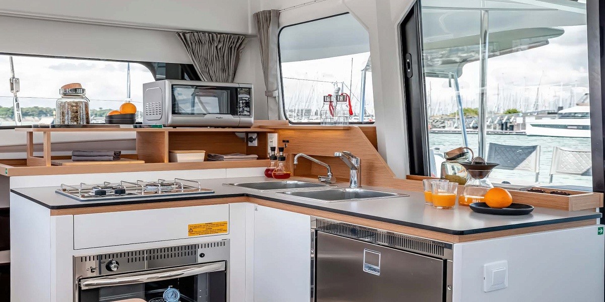 Аренда катамарана Excess 11 на Пхукете | Extremalov Group